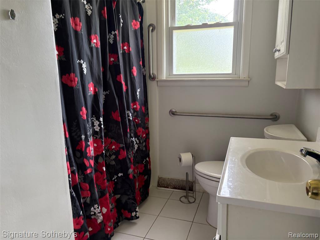 686 E Columbia Avenue, Pontiac, MI 48340 — Photo 7