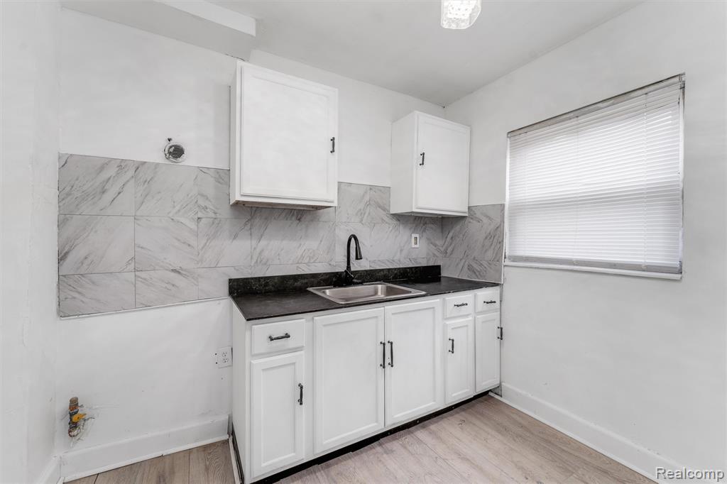 8064 Bliss Street, Detroit, MI 48234 — Photo 13