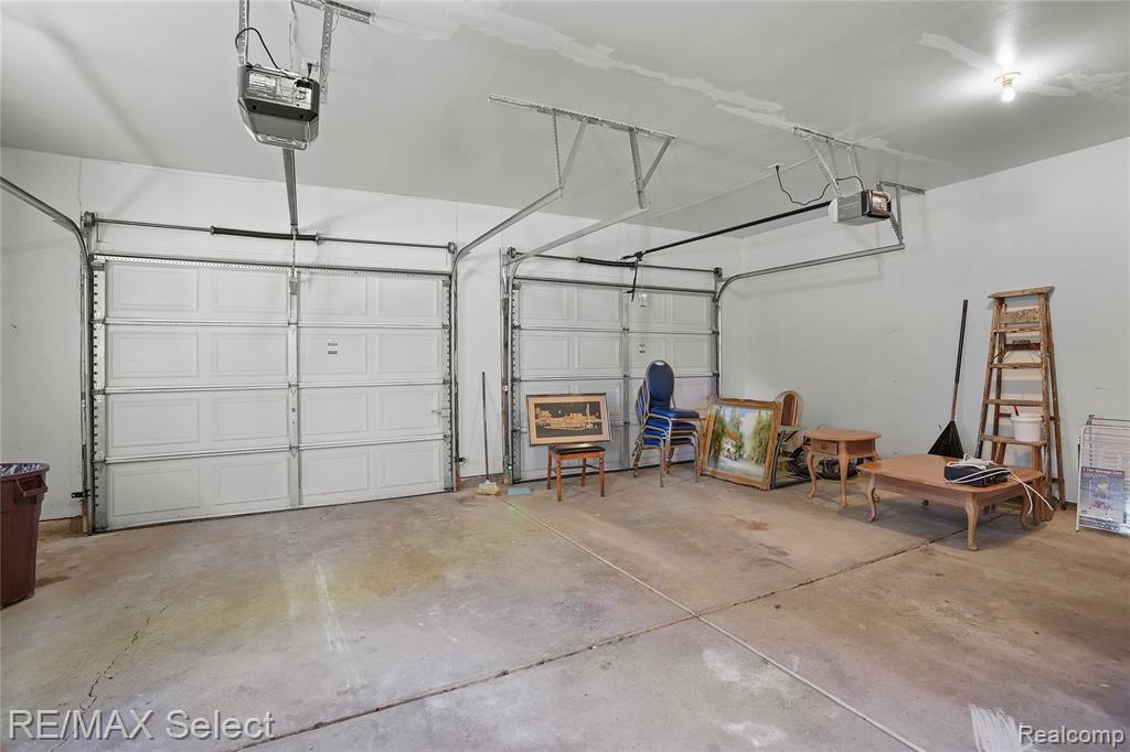 4290 Hedgethorn Circle, Burton, MI 48509 — Photo 41