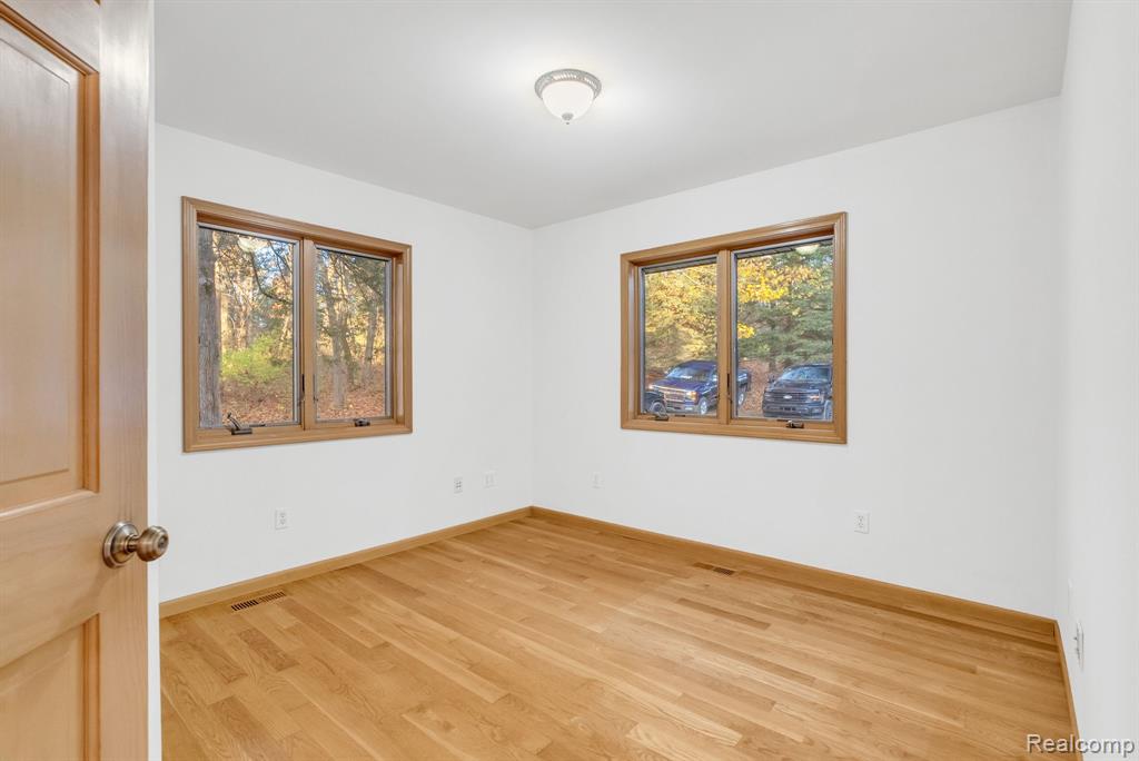 425 Rosell Road, Holly, MI 48442 — Photo 7