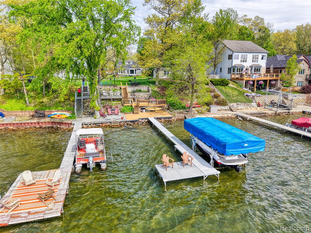 7490 Noahs Landing, Gregory, MI 48137 — Photo 2