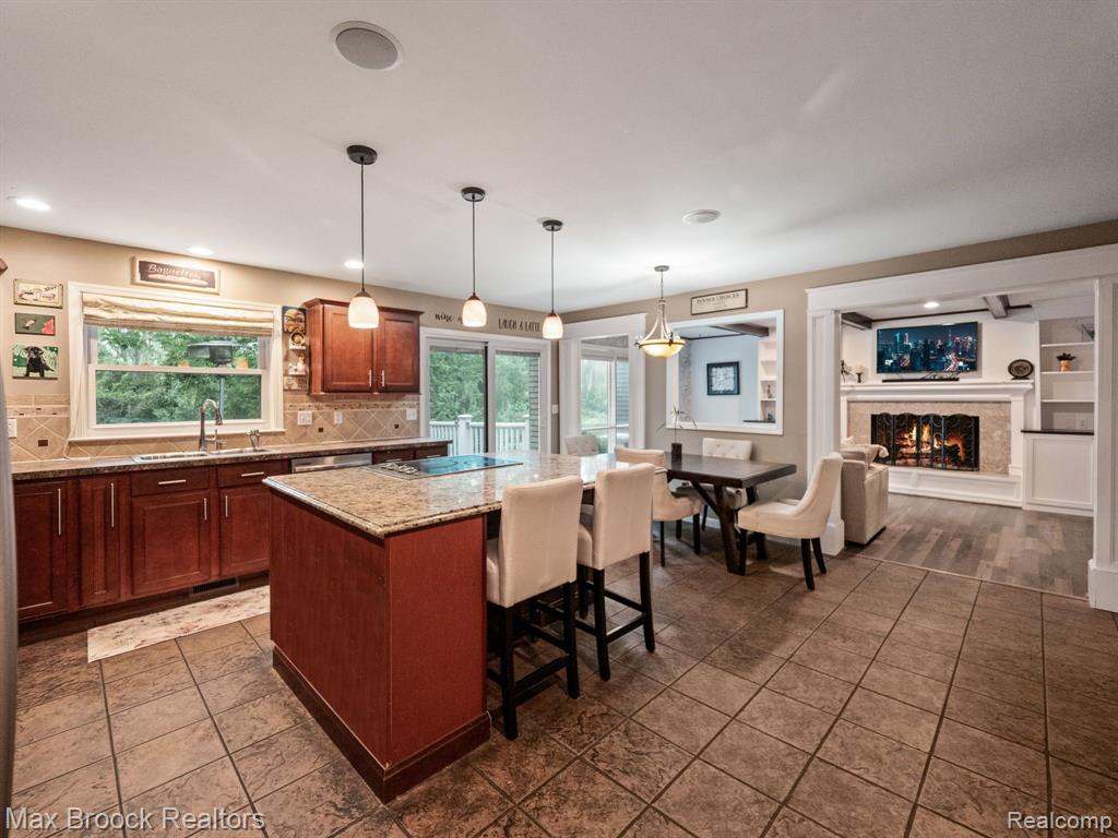 6570 CASTLE Drive, Bloomfield Hills, MI 48301 — Photo 12