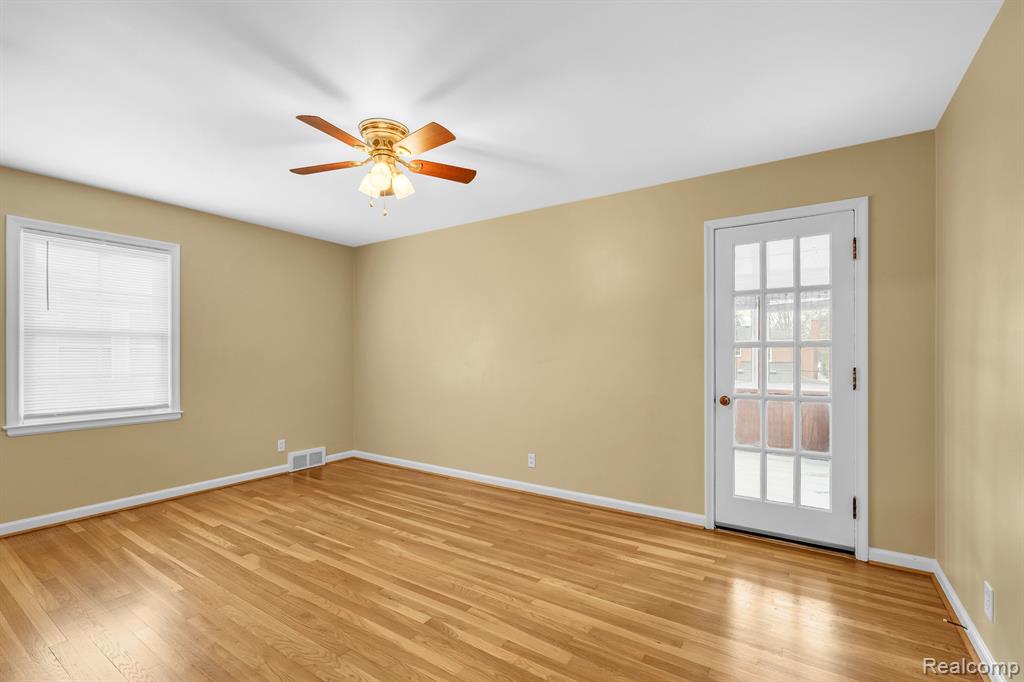 857 HARCOURT Road, Grosse Pointe Park, MI 48230 — Photo 20