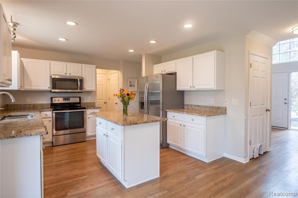 3506 Niagara Avenue, Canton, MI 48188 — Photo 4