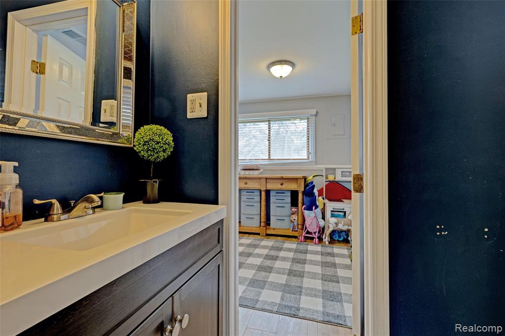 41429 Greenbriar Lane, Plymouth, MI 48170 — Photo 33