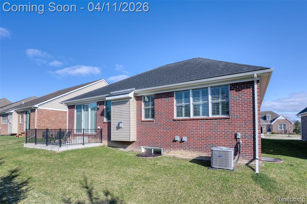 5809 Hartwick Drive, West Bloomfield, MI 48324 — Photo 38