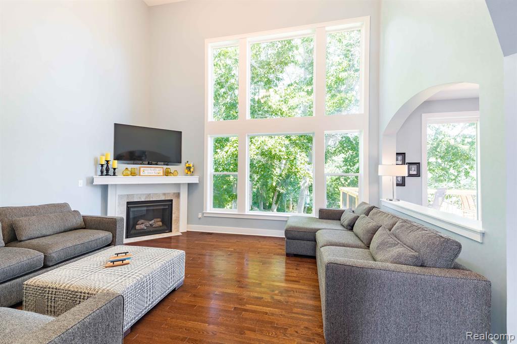 299 NAPA VALLEY Drive, Milford, MI 48381 — Photo 10