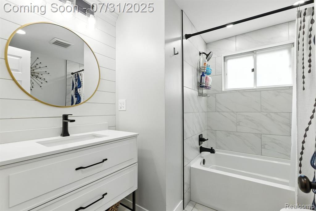 910 Maplegrove Avenue, Royal Oak, MI 48067 — Photo 13