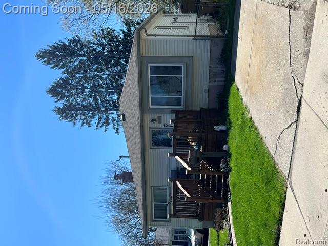 30 E Fairmount Avenue, Pontiac, MI 48340 — front exterior