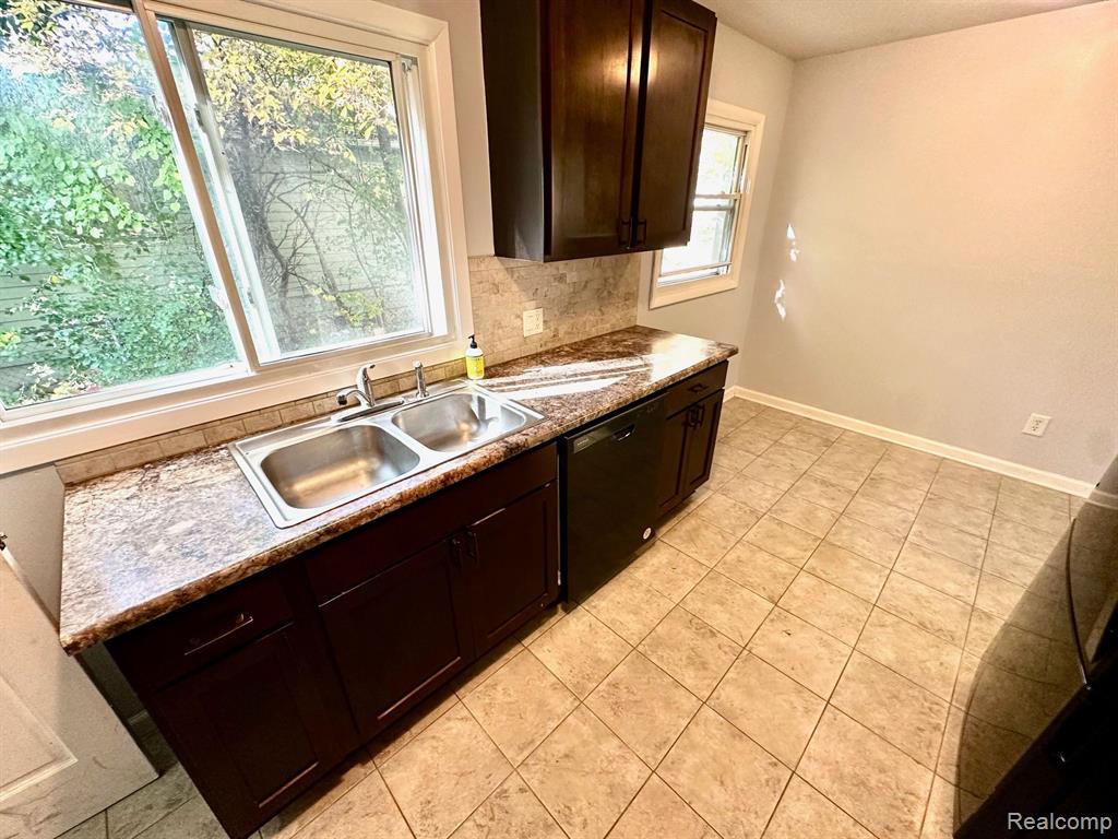 1330 PARKWOOD Avenue, Ypsilanti, MI 48198 — Photo 6