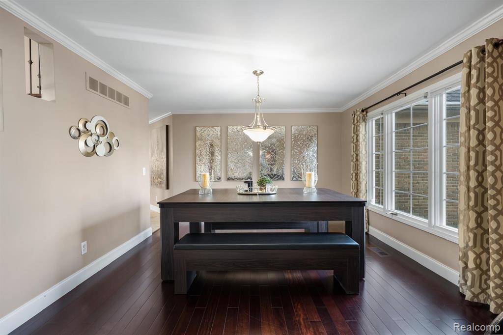 45021 Riverwoods Drive, Macomb, MI 48044 — Photo 5