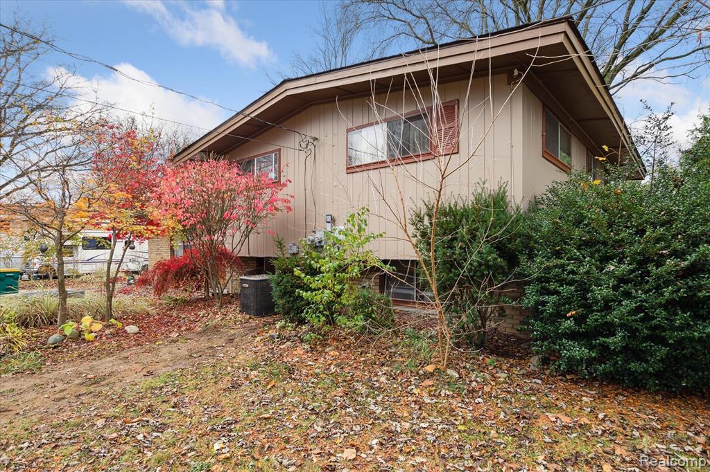 8537 Moms Drive, Belleville, MI 48111 — Photo 36