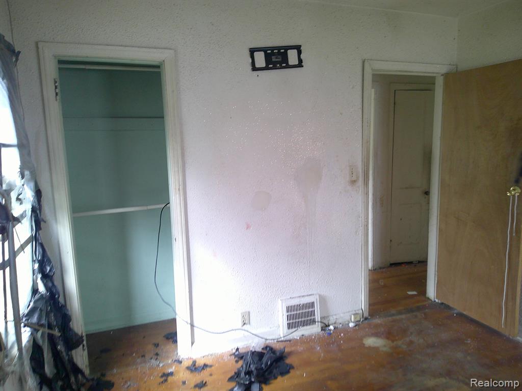 418 E BALTIMORE Boulevard, Flint, MI 48505 — Photo 21