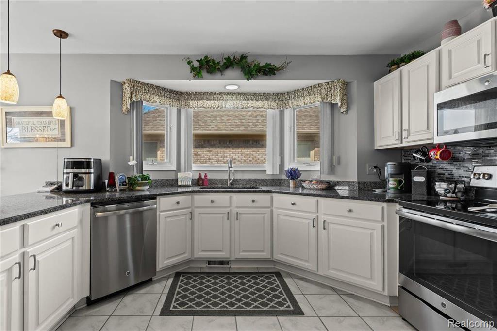 49133 Morning Glory Drive, Macomb, MI 48044 — Photo 14