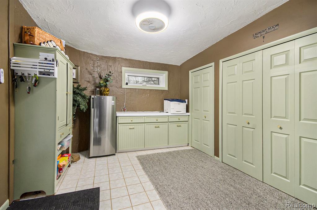 60742 11 Mile Road, South Lyon, MI 48178 — Photo 12