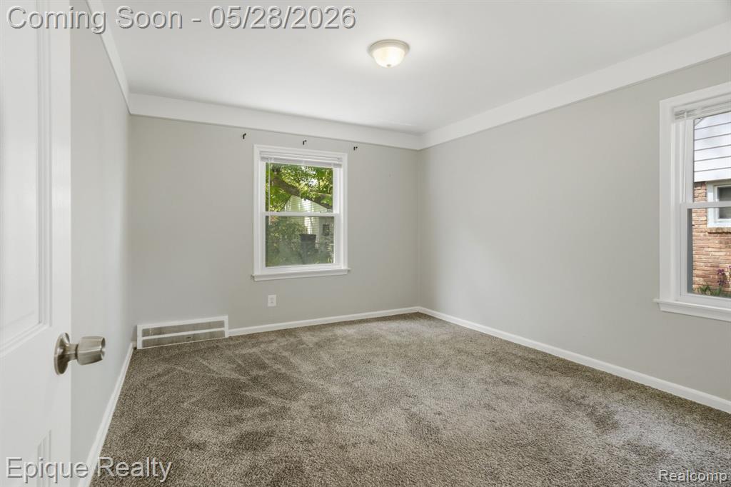 20506 Lancaster Street, Harper Woods, MI 48225 — Photo 12