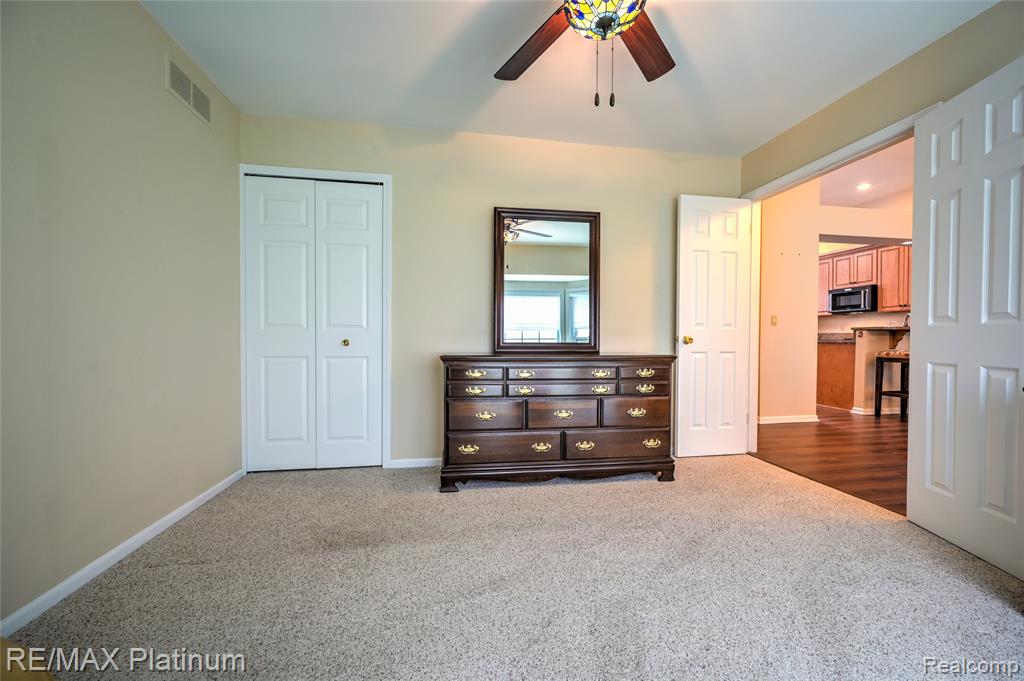 807 Whisperwood Drive, 70, Fenton, MI 48430 — Photo 22