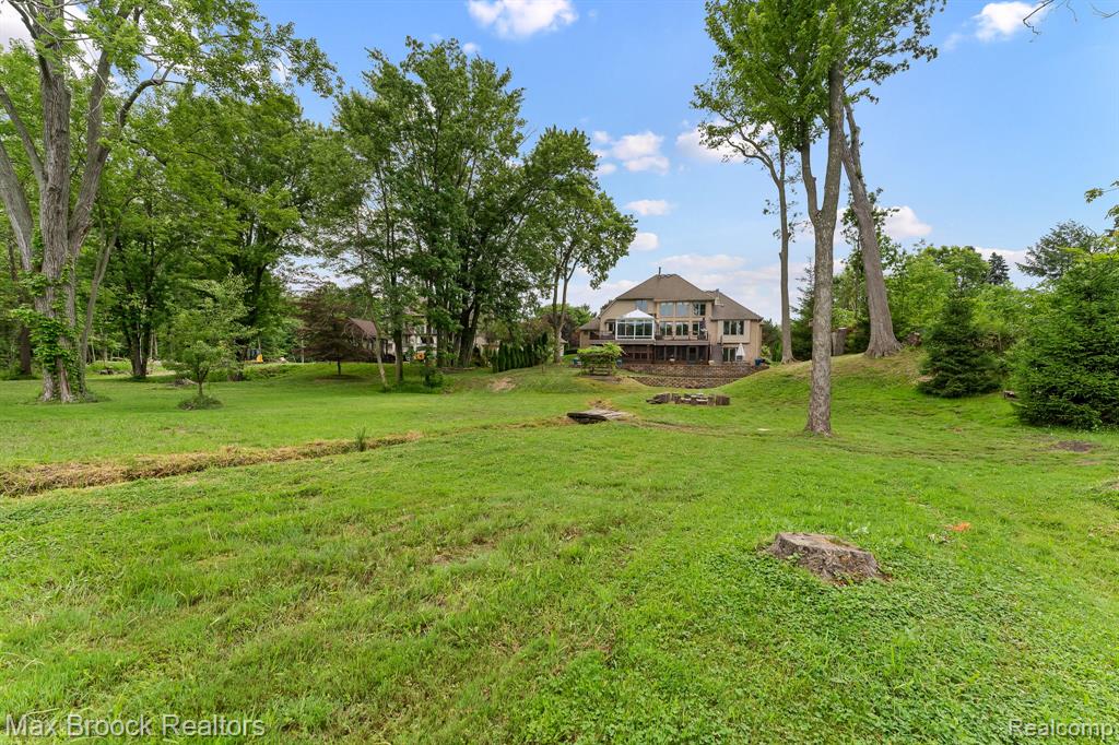 20403 Robinway Drive, Clinton Twp, MI 48036 — Photo 45