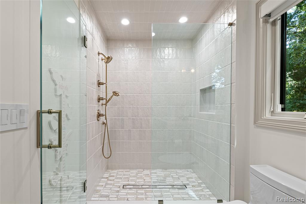 4806 Walnut Lake Road, Bloomfield Hills, MI 48301 — Photo 30