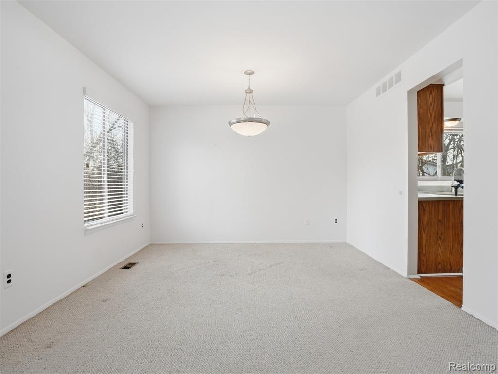 5585 Culpepper Drive, West Bloomfield, MI — Photo 14