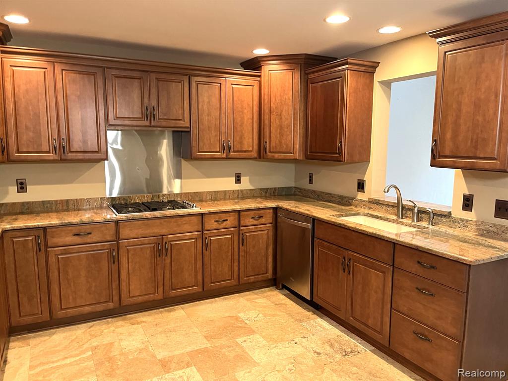 55799 SHELBY Road, Shelby Twp, MI 48316 — Photo 8