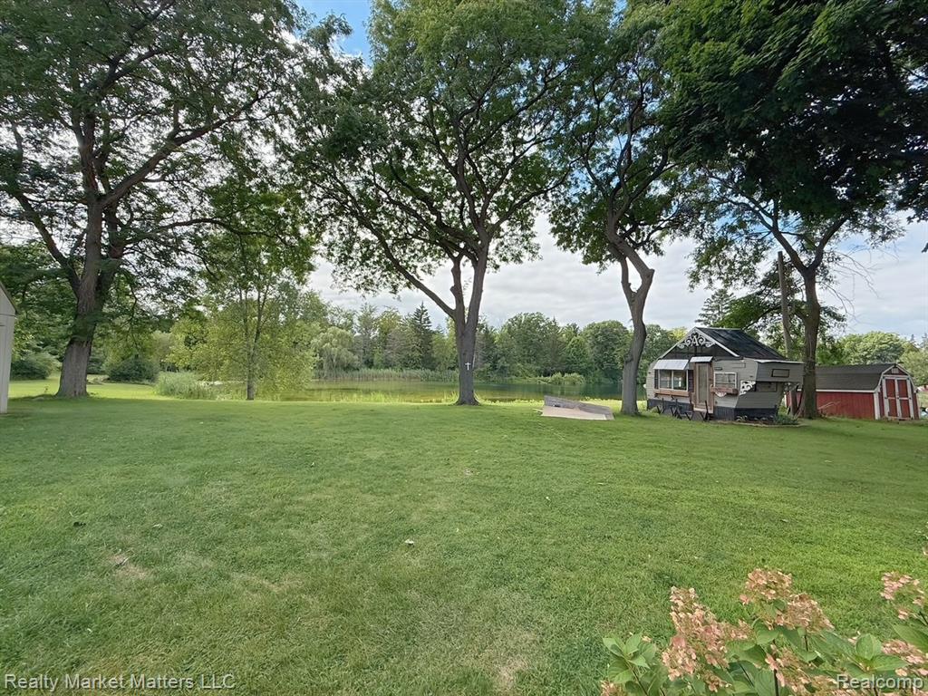 4424 Killarney Park Drive, Burton, MI 48529 — Photo 27