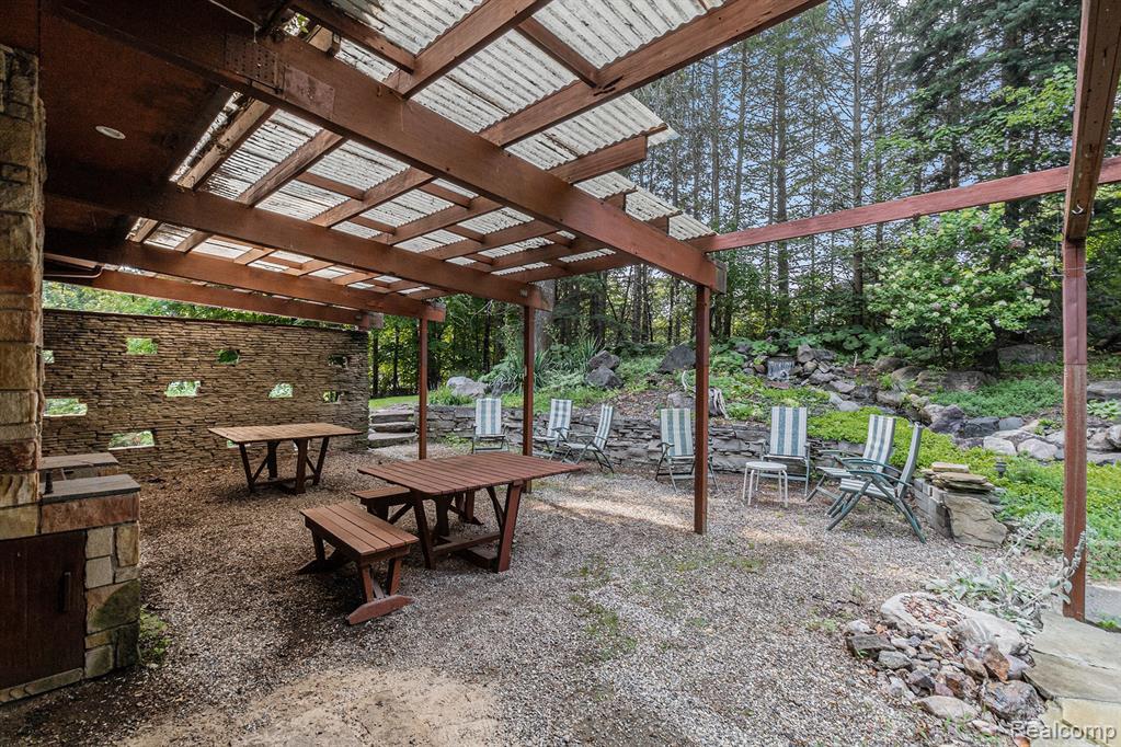 3192 Paint Creek Drive, Oakland, MI — Photo 22