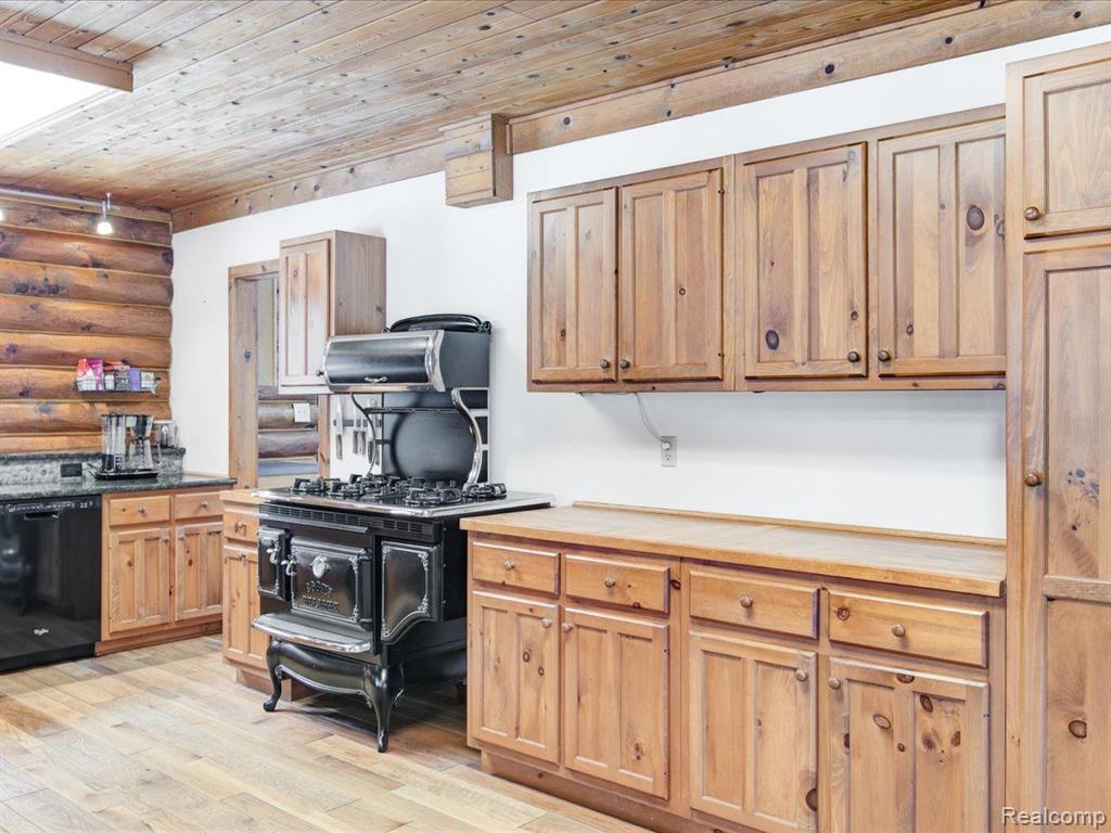 6613 BLACK RIVER Drive, Grant, MI 48032 — Photo 17
