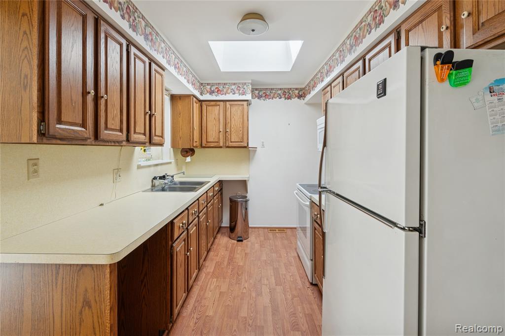 536 Rewold Drive, Rochester, MI 48307 — Photo 21