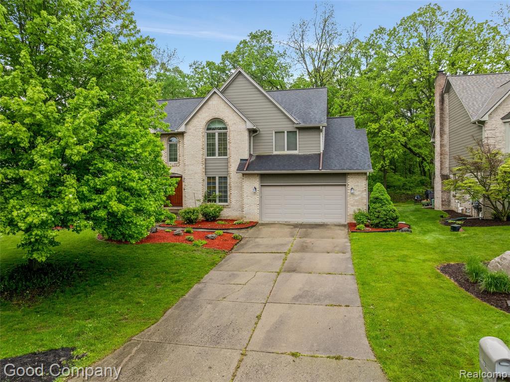 5893 CHRISTINA Drive, West Bloomfield, MI 48324 — Photo 3