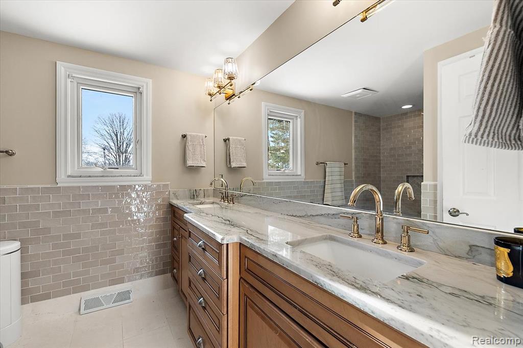 5193 Kellen Lane, Bloomfield Hills, MI 48302 — Photo 39