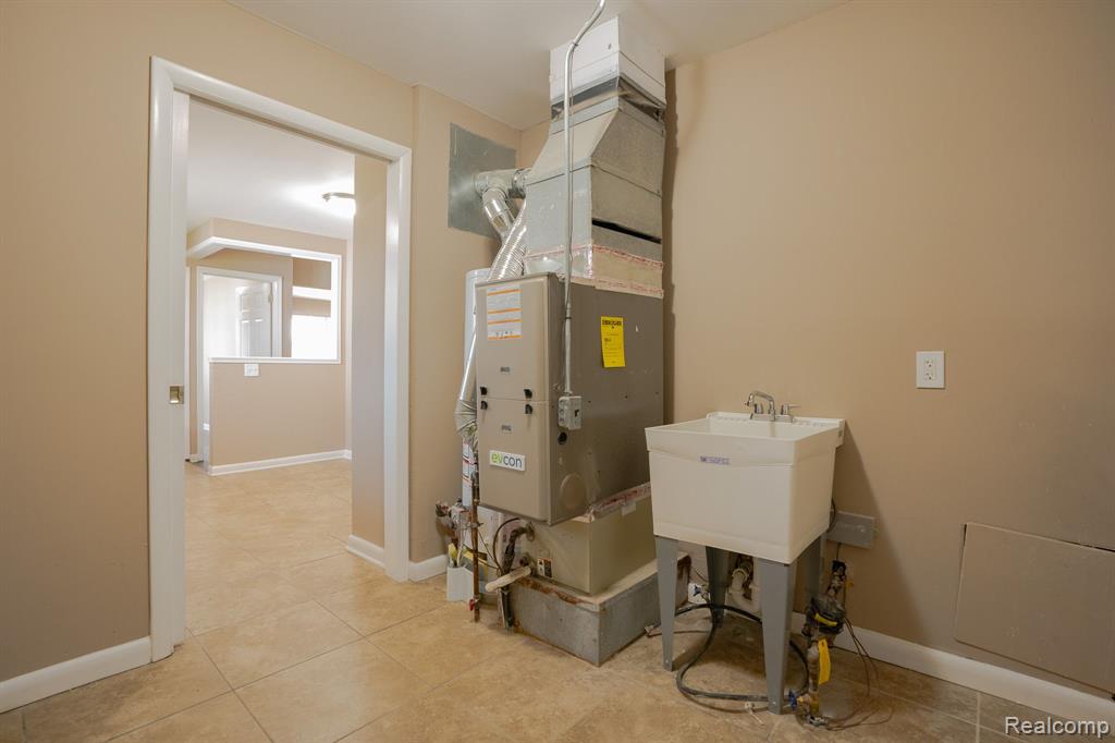 7431 ANNA Avenue, Warren, MI 48092 — Photo 10