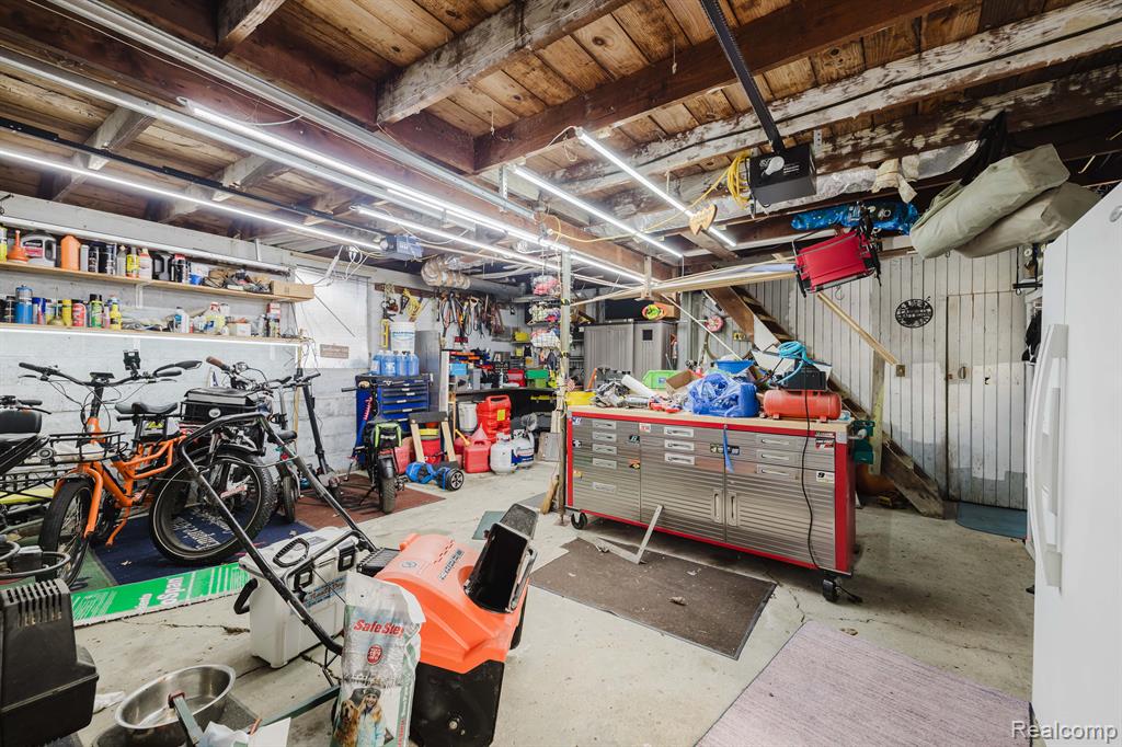 8515 Lake Road, Grosse Ile, MI 48138 — Photo 31