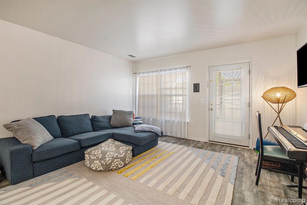 2808 S Knightsbridge Circle, Ann Arbor, MI 48105 — Photo 10