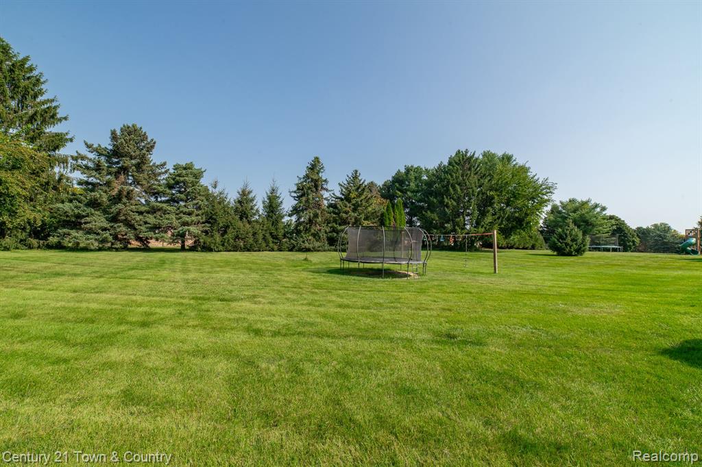 914 SHREWSBURY Drive, Clarkston, MI 48348 — Photo 53