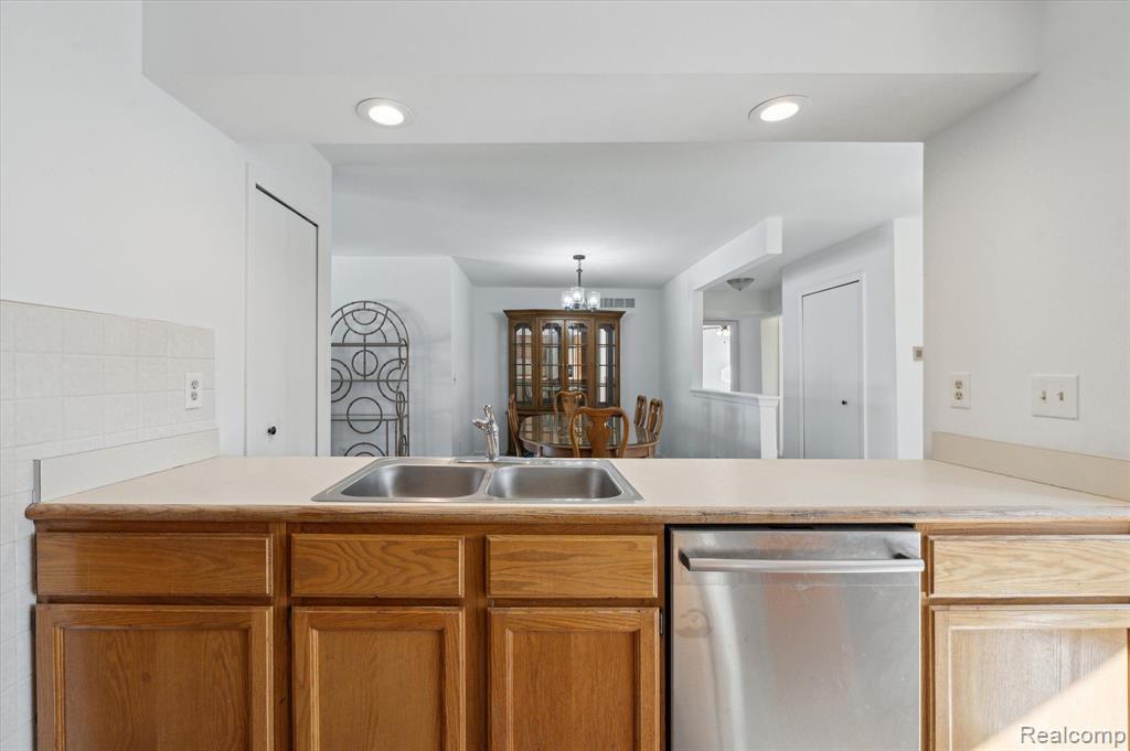 9836 Hawthorne Glen Drive, Grosse Ile, MI 48138 — Photo 7