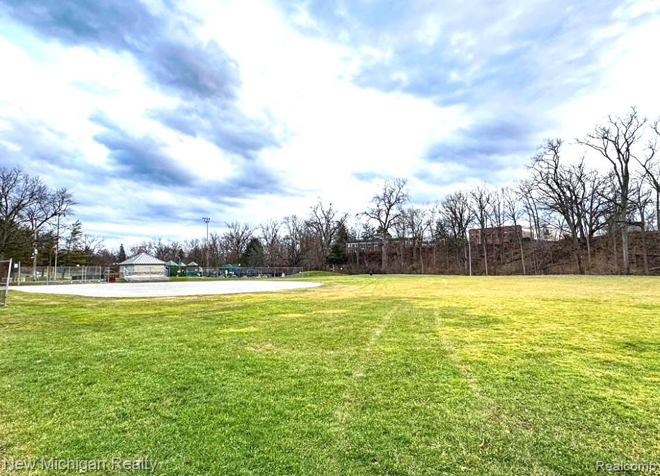 32718 Grand River Avenue, A4, Farmington, MI 48336 — Photo 23