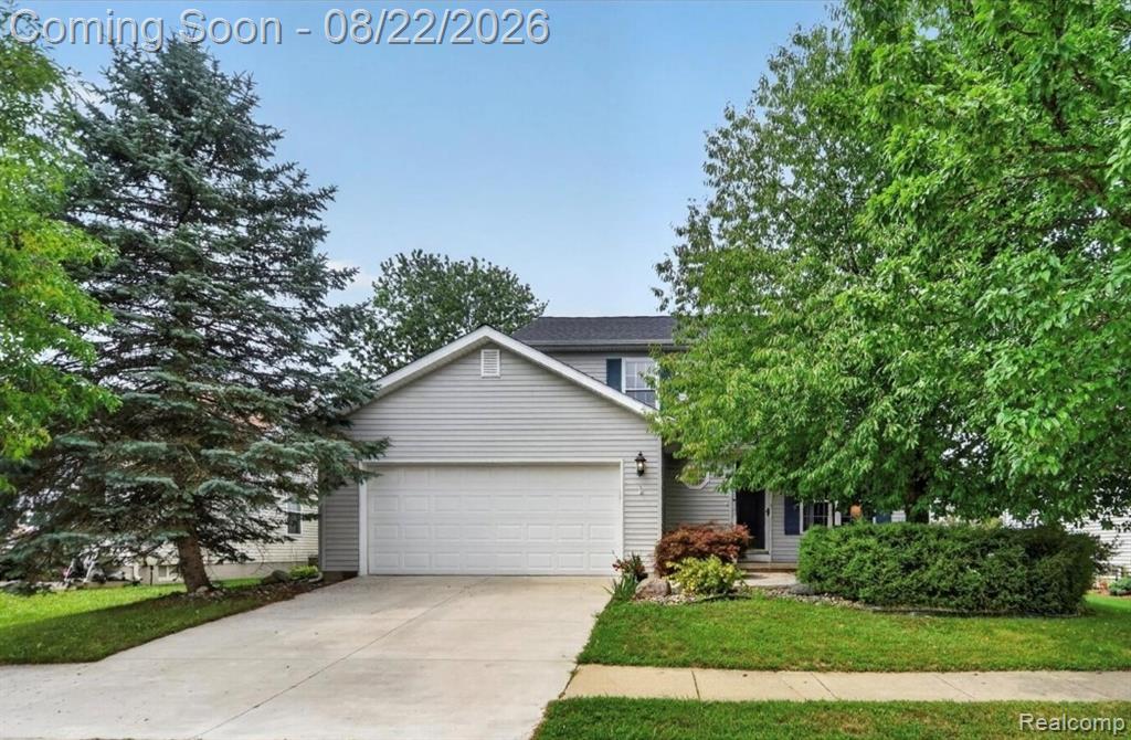 735 Pinegate Drive, Fowlerville, MI 48836