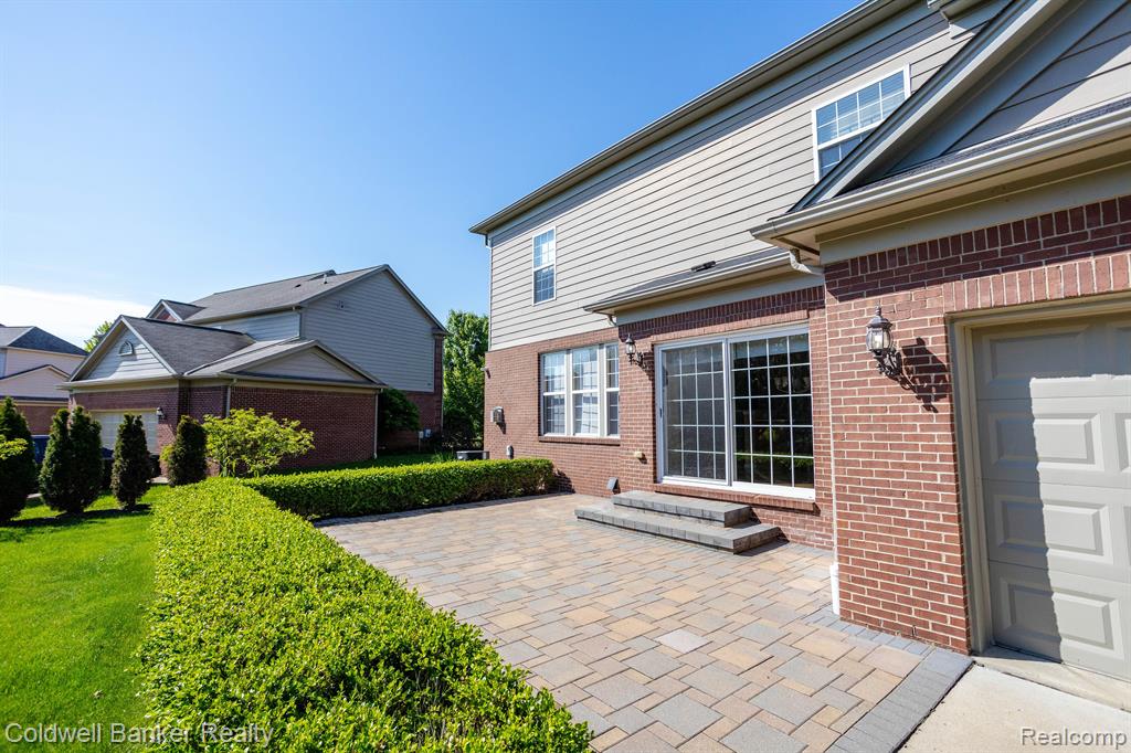 50154 BLACK HORSE Lane SW, Canton, MI 48188 — Photo 4