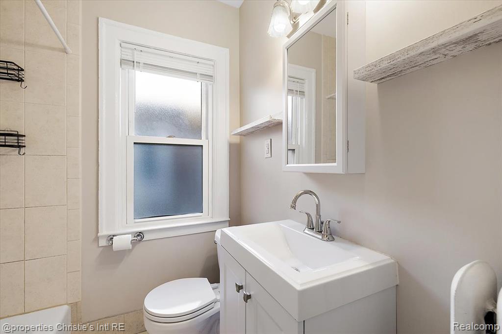 829 Beaconsfield Ave, Grosse Pointe Park, MI 48230 — Photo 27