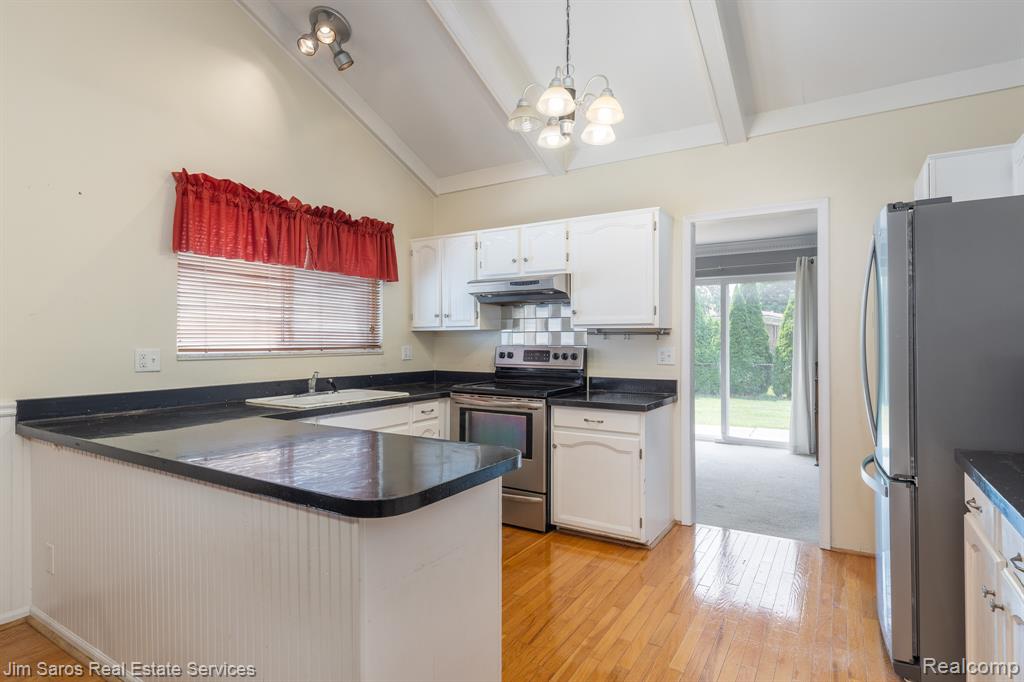 47425 Barbara Road, Macomb, MI 48044 — Photo 9