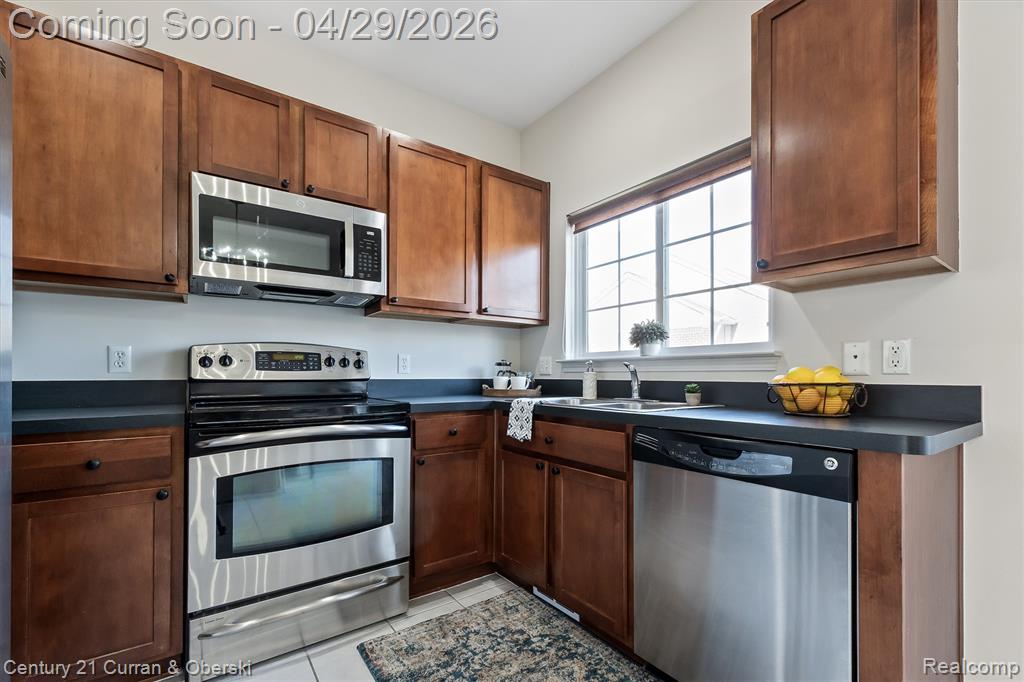 44782 Gwinnett Loop, Novi, MI 48377 — Photo 13