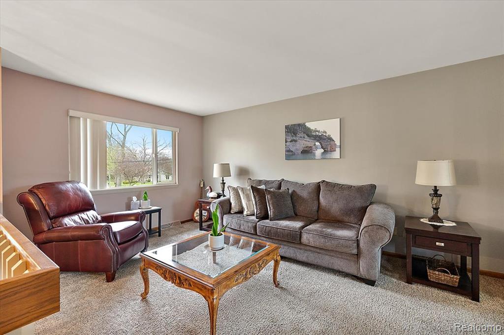 490 Glenn Court, Lake Orion, MI 48362 — Photo 11