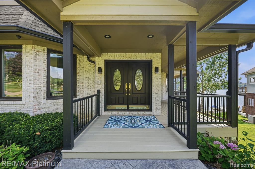 997 Thompson Shore Drive, Howell, MI 48843 — Photo 5