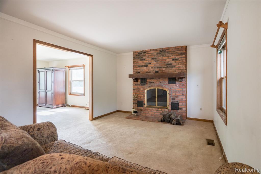906 Dahlia Lane, Rochester Hills, MI 48307 — Photo 3
