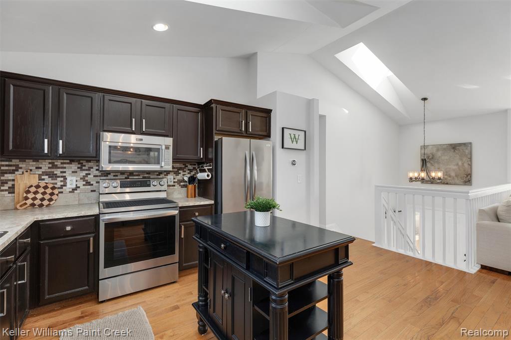 15044 Burrows Drive, Holly, MI 48442 — Photo 9