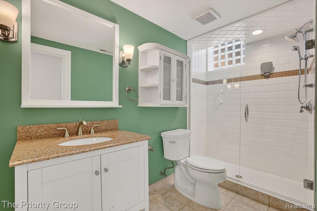 11467 Bay Shore Drive, Fenton, MI, 48430