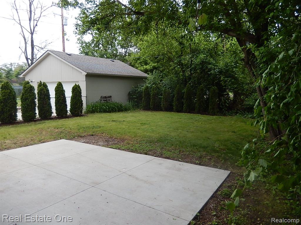 21067 WESTVIEW Avenue, Ferndale, MI 48220 — Photo 16
