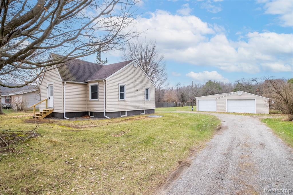 8219 N Genesee Road, Mount Morris, MI 48458 — Photo 3