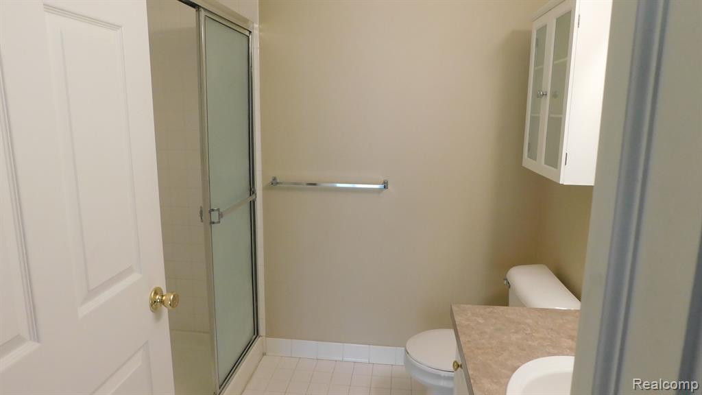 5204 PINE AIRES Drive, Sterling Heights, MI 48314 — Photo 13
